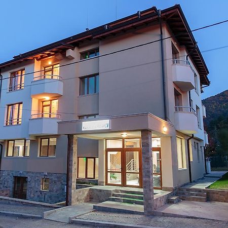 Family Hotel Relaxa Sapareva Banya Esterno foto